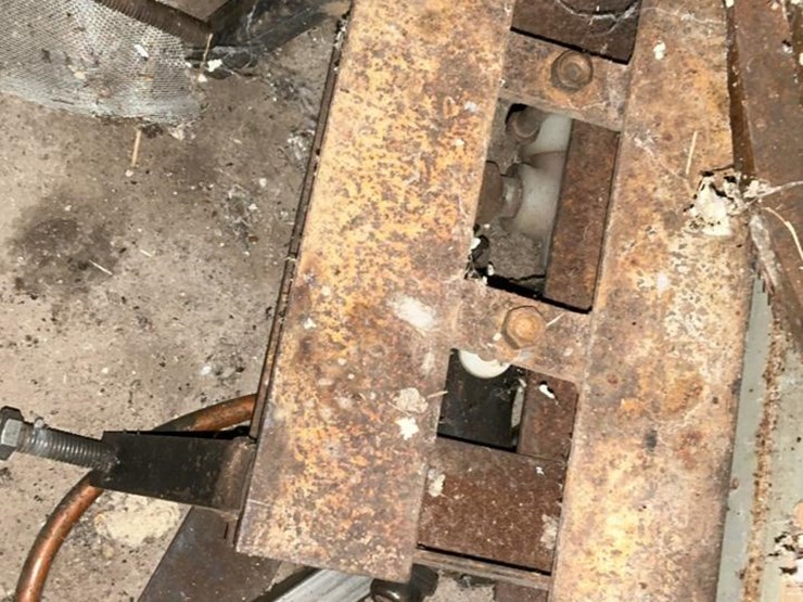 #231-•-parts-shelf-and-contents-image-4