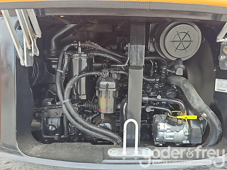 2011-hitachi-zx50u-3f-image-31