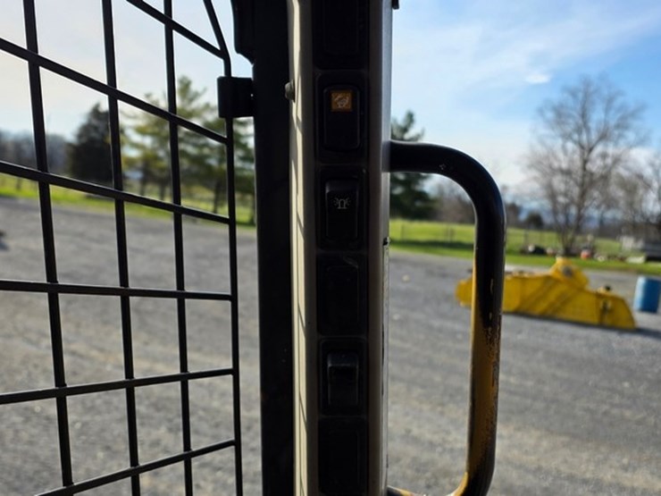 2011-case-sr200-image-39