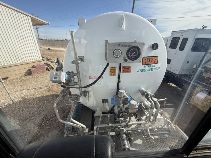 2013-cs&p-180k-scfh-10k-wp-nitrogen-pumper-mtd-on-2013-loadcraft-t/a-trailer-image-12