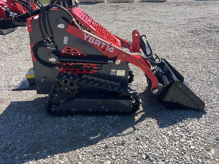 2026-agt-ysrt14-mini-skid-steer-image-4
