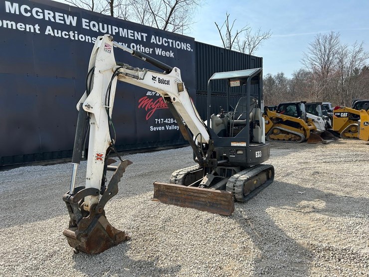 2016-bobcat-e32-image-7