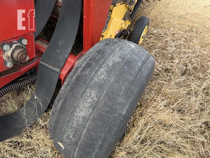 new-holland-br7090-image-3