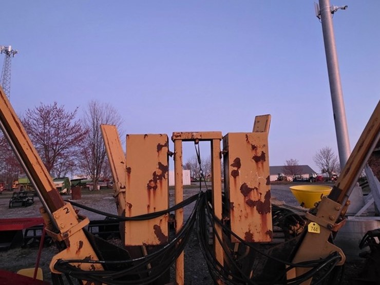 ts-44t-skidloader-tree-spade-image-6