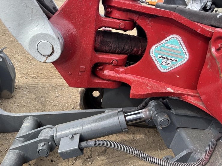 takeuchi-tb216-image-19