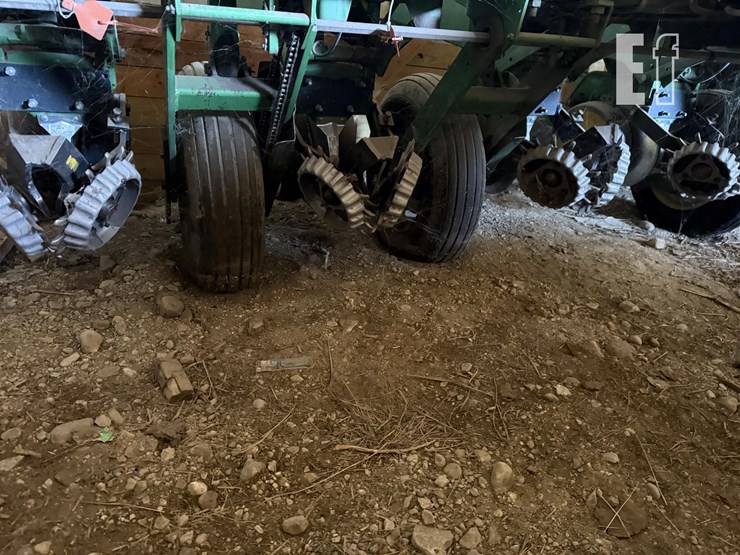 1993-john-deere-7200-image-11