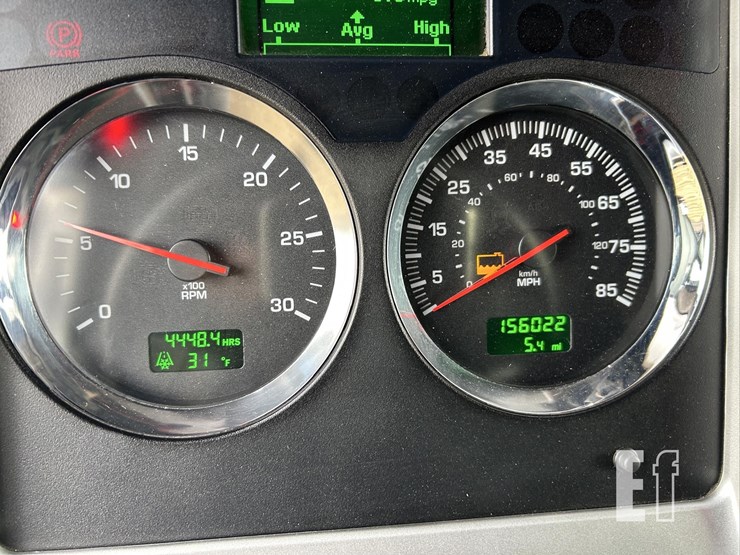 2025-kenworth-w900-image-60