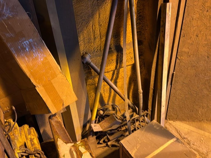 #260-•-cat-engine-and-parts-along-east-wall-image-6