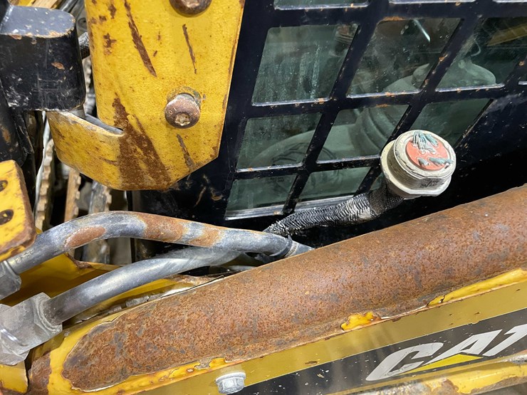 2012-caterpillar-226b3-image-38