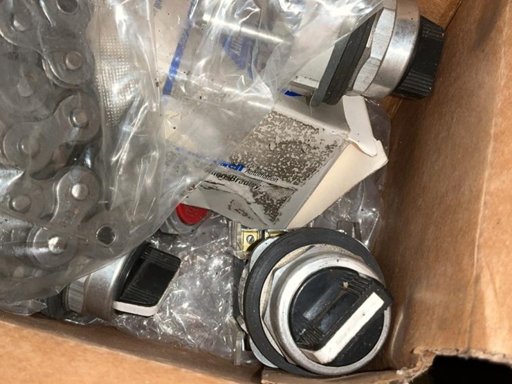 #231-•-parts-shelf-and-contents-image-14