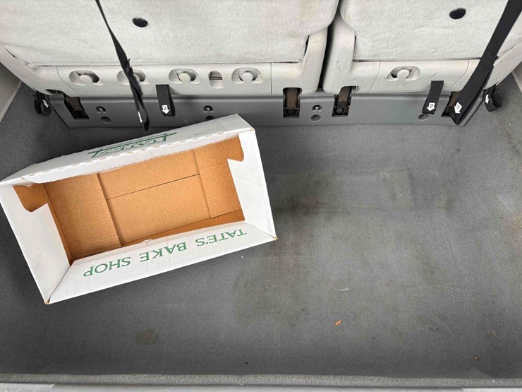 2010-dodge-caravan-image-14