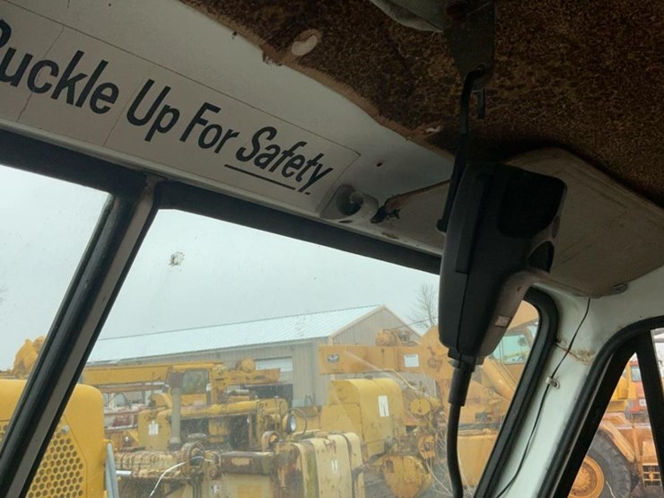 1984-gmc-9500-image-22