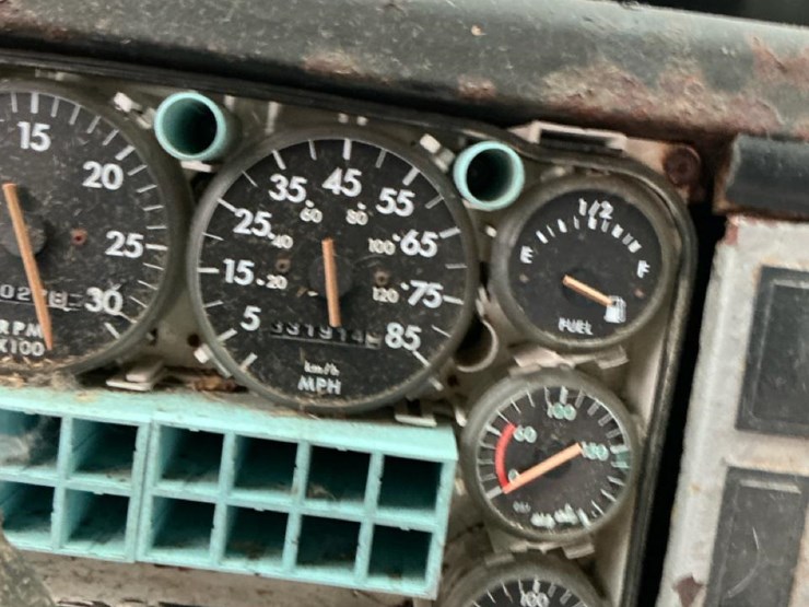 1995-freightliner-fl70-image-24