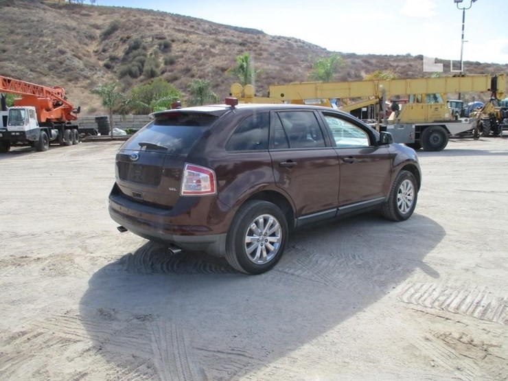 2010-ford-edge-sel-image-3