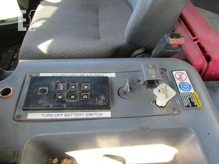 2004-gmc-t7500-image-9