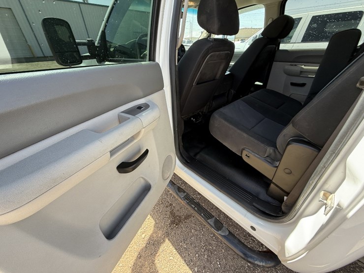 2013-gmc-sierra-2500hd-image-24