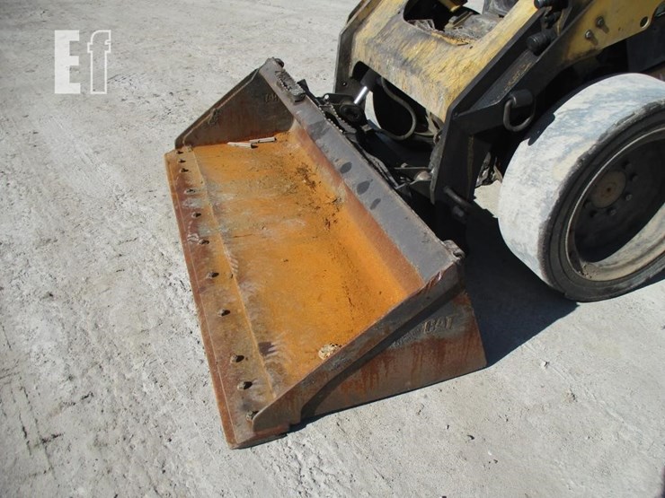 2017-caterpillar-272d2-xhp-image-13