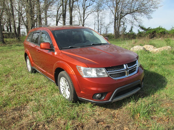 2014-dodge-journey-sxt-image-2