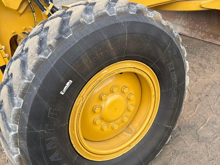 2011-caterpillar-140m2-vhp-plus-image-22