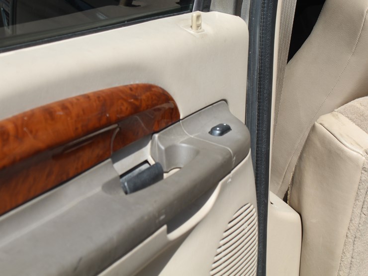 2002-ford-excursion-image-11