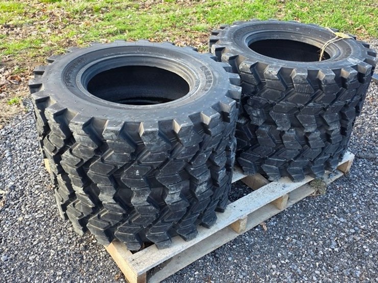 new-4-forerunner-12-16.5-hd-skidloader-tires-image-1