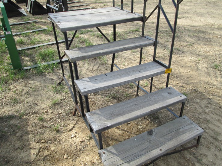 #44104-•-3'-w-x-39"-h-steps-image-7