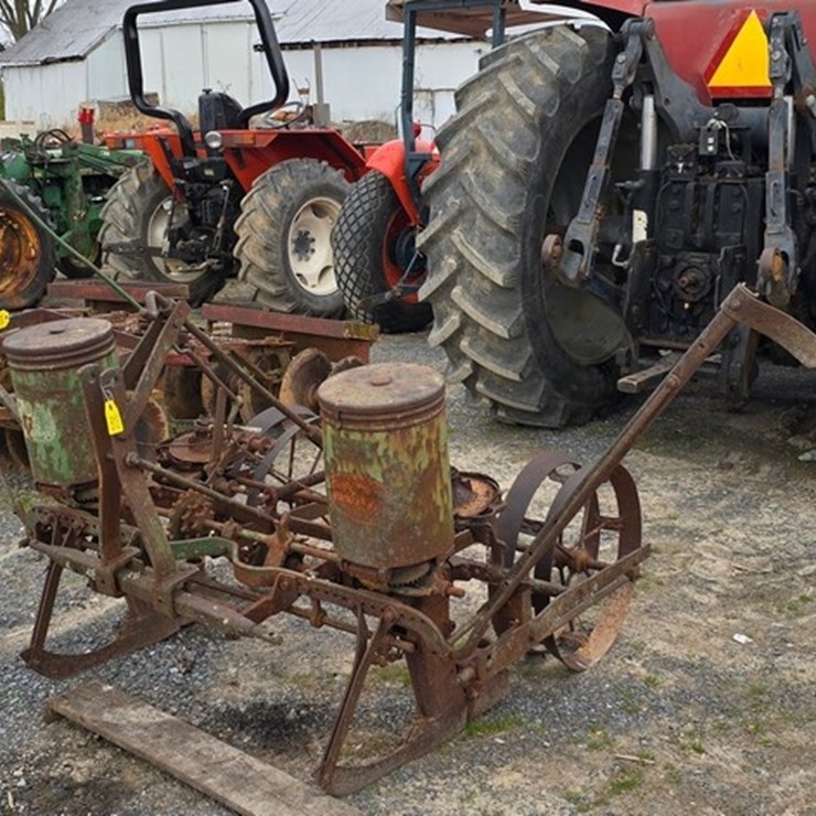 John Deere 3pt. 2 Row Cornplanter