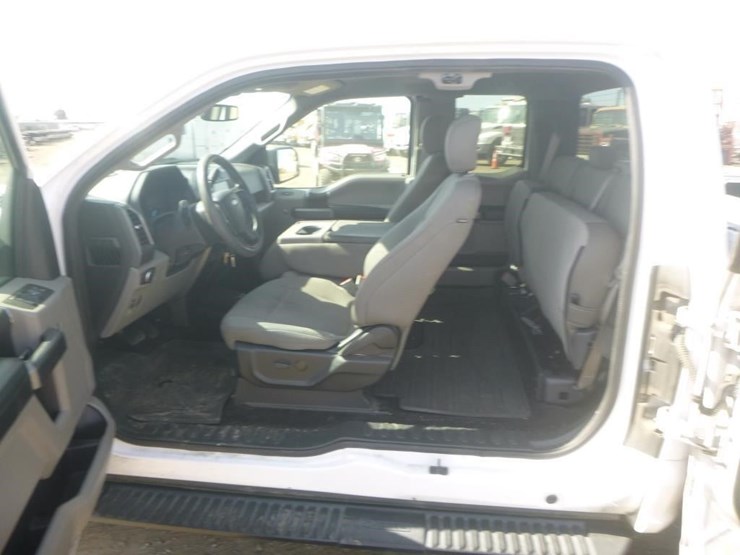 2020-ford-f150-image-6