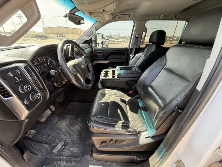 2017-chevrolet-silverado-2500hd-image-13