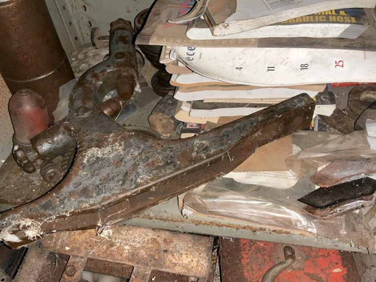 #231-•-parts-shelf-and-contents-image-9