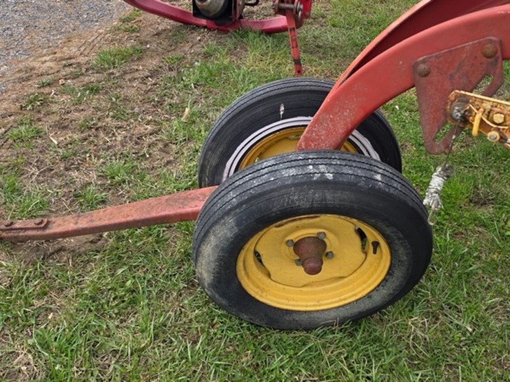 new-holland-256-image-6