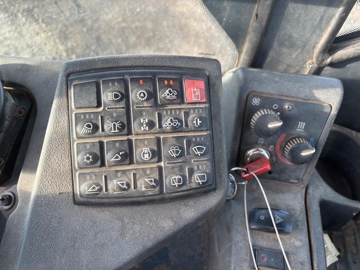 2005-deere-624j-image-38