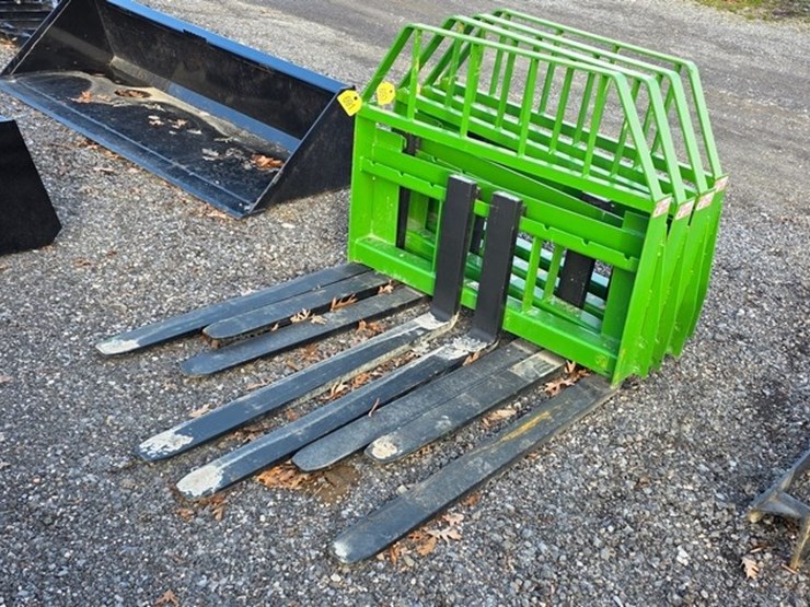 new-kivel-john-deere-3500lb.-pallet-forks-image-4