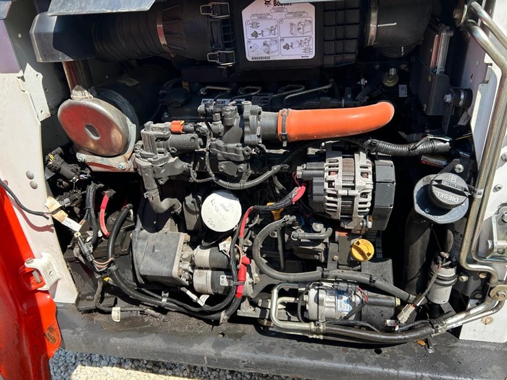 2023-bobcat-t595-image-15