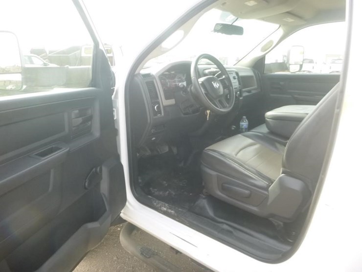 2012-dodge-ram-5500-image-8