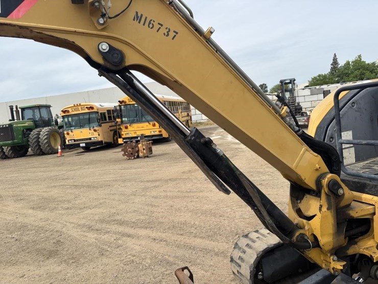 2010-caterpillar-303-image-20