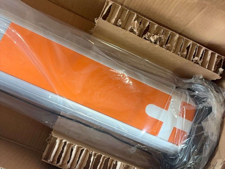 chargepoint-electric-vehicle-charging-station-in-original-box-image-8