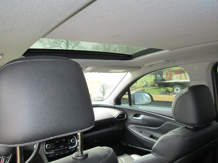 2019-hyundai-santa-fe-image-21