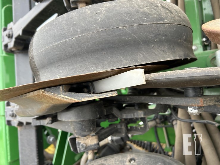 2014-john-deere-1990ccs-image-13