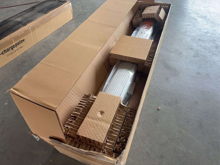 chargepoint-electric-vehicle-charging-station-in-original-box-image-6