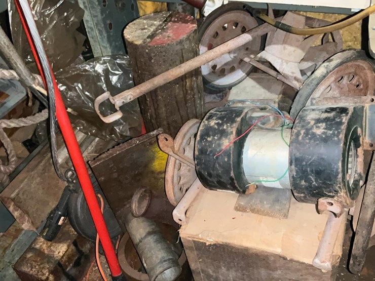 #264-•-cantilever-rack-and-contents-image-19