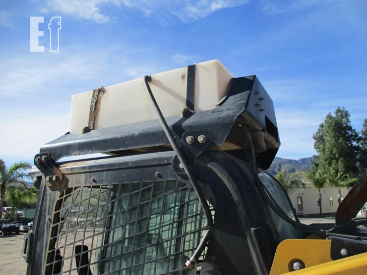 2017-caterpillar-272d2-xhp-image-18