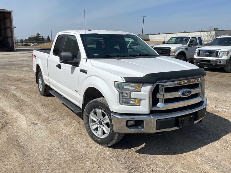 #5673-•-2015-f150-xlt-4x4-extended-cab-(has-wi-title)-image-3