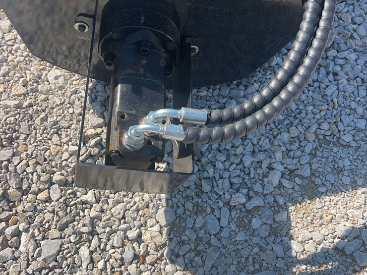 sdlanch-mini-skid-steer-mixing-bucket-image-2