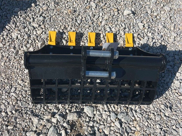 sdlanch-mini-excavator-rock-bucket-image-2