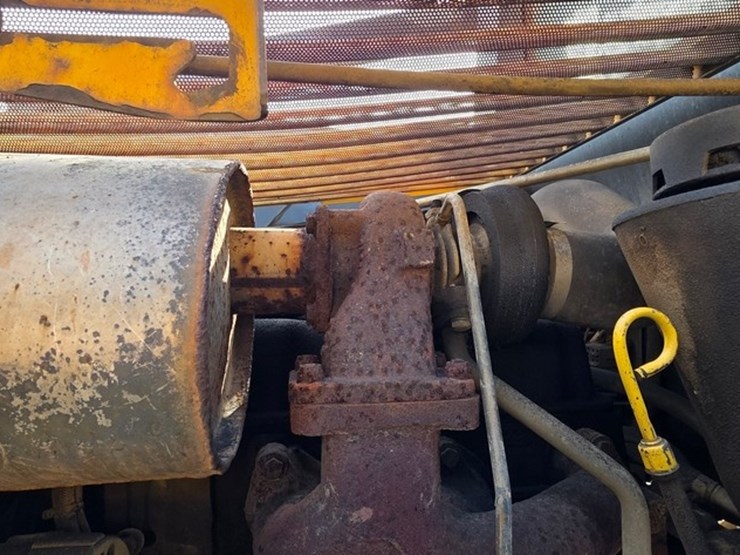 new-holland-ls180-image-33