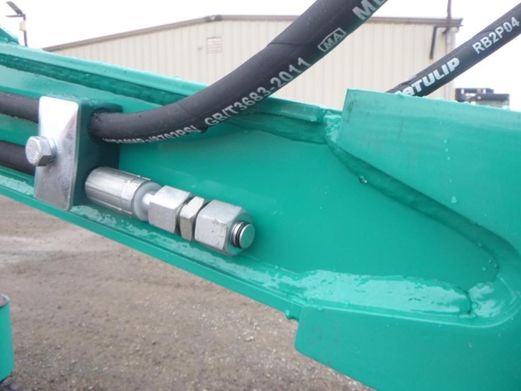 2026-agt-h15r-hydraulic-excavator-image-13