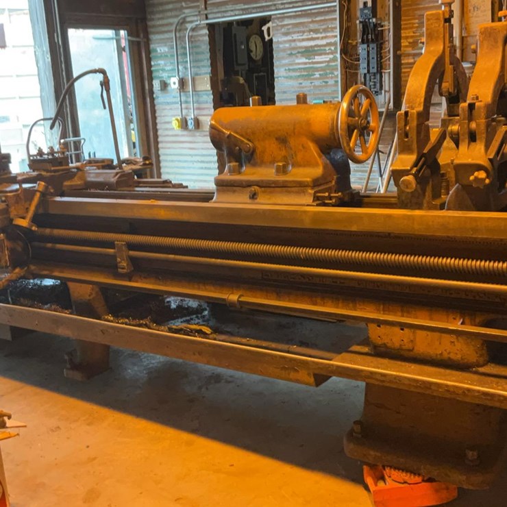 #210 • Lodge & Shipley 20” Lathe
