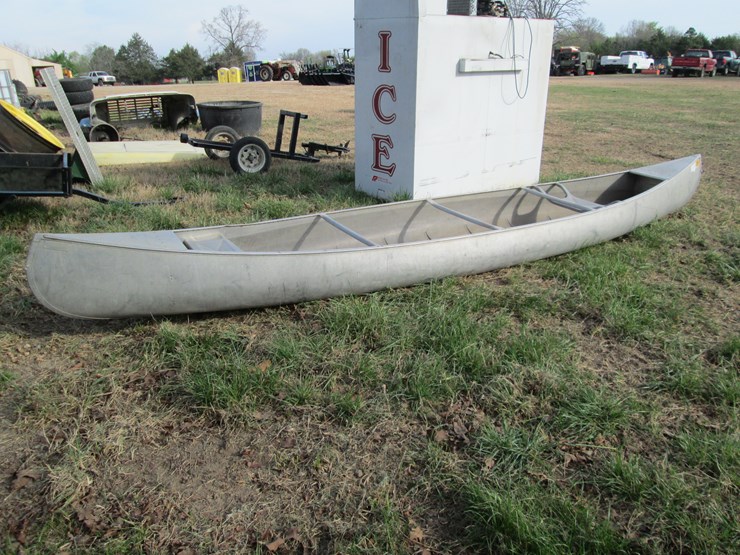 #44043-•-18'-canoe-image-3
