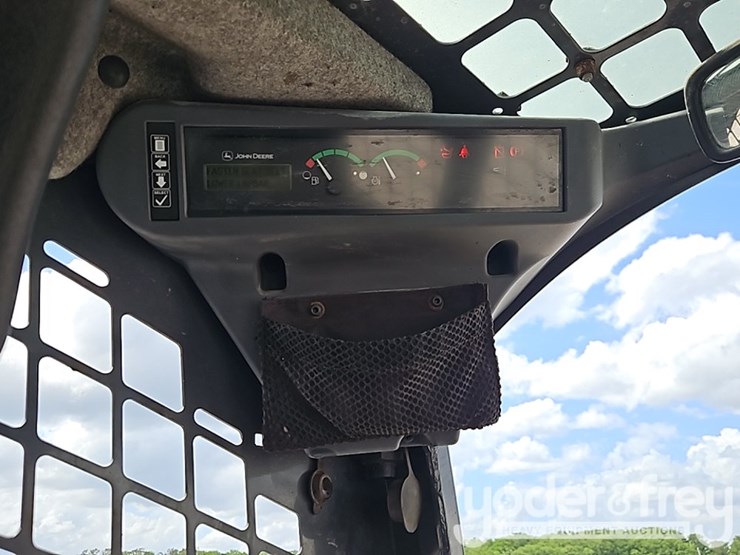 2023-deere-325g-image-30